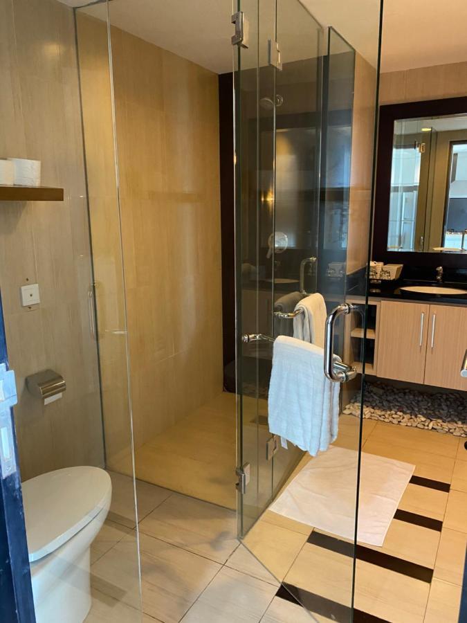 Stylish 2 Bedroom Penthouse Apt, Newly Refreshed, 50 Mbps, Pool, Gym, Resto Kuta  Exterior photo