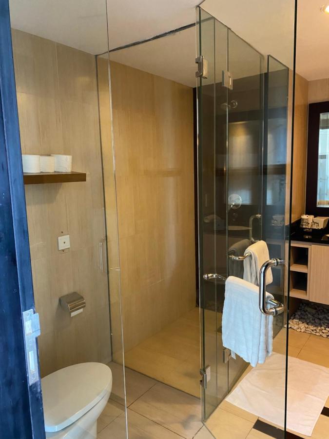 Stylish 2 Bedroom Penthouse Apt, Newly Refreshed, 50 Mbps, Pool, Gym, Resto Kuta  Exterior photo