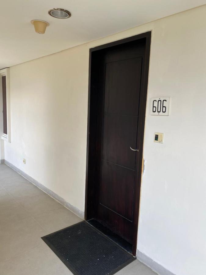 Stylish 2 Bedroom Penthouse Apt, Newly Refreshed, 50 Mbps, Pool, Gym, Resto Kuta  Exterior photo