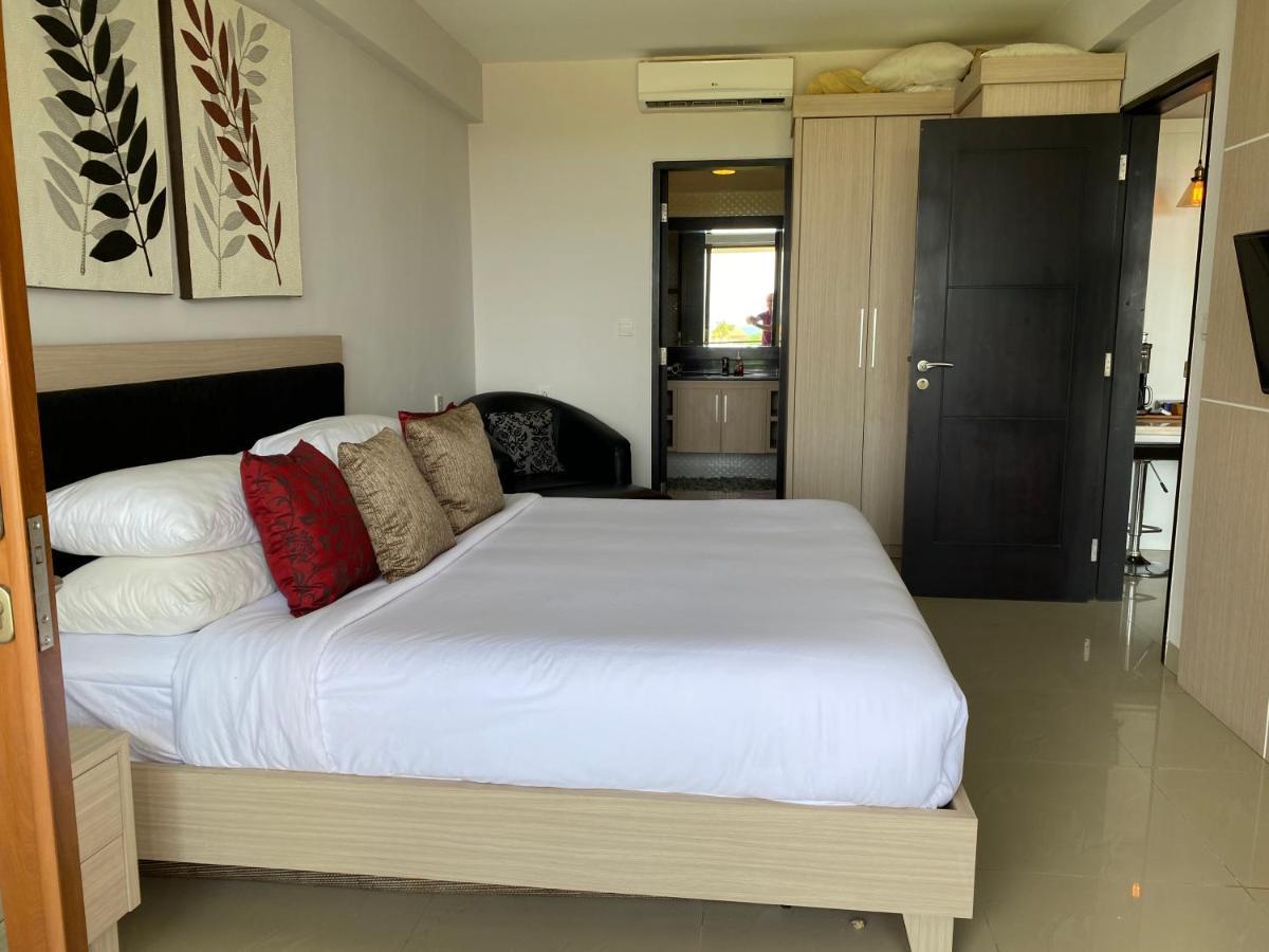 Stylish 2 Bedroom Penthouse Apt, Newly Refreshed, 50 Mbps, Pool, Gym, Resto Kuta  Exterior photo