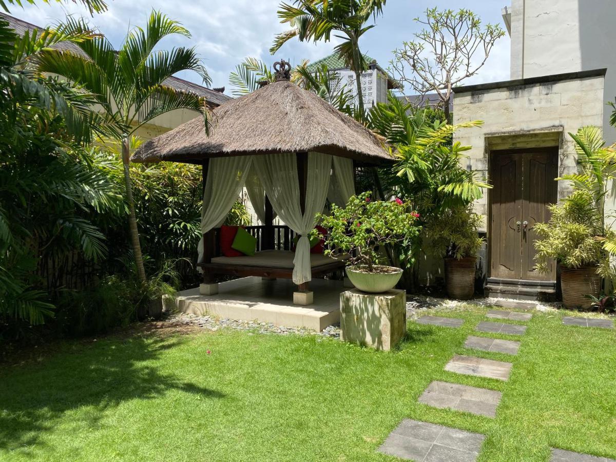 Stylish 2 Bedroom Penthouse Apt, Newly Refreshed, 50 Mbps, Pool, Gym, Resto Kuta  Exterior photo