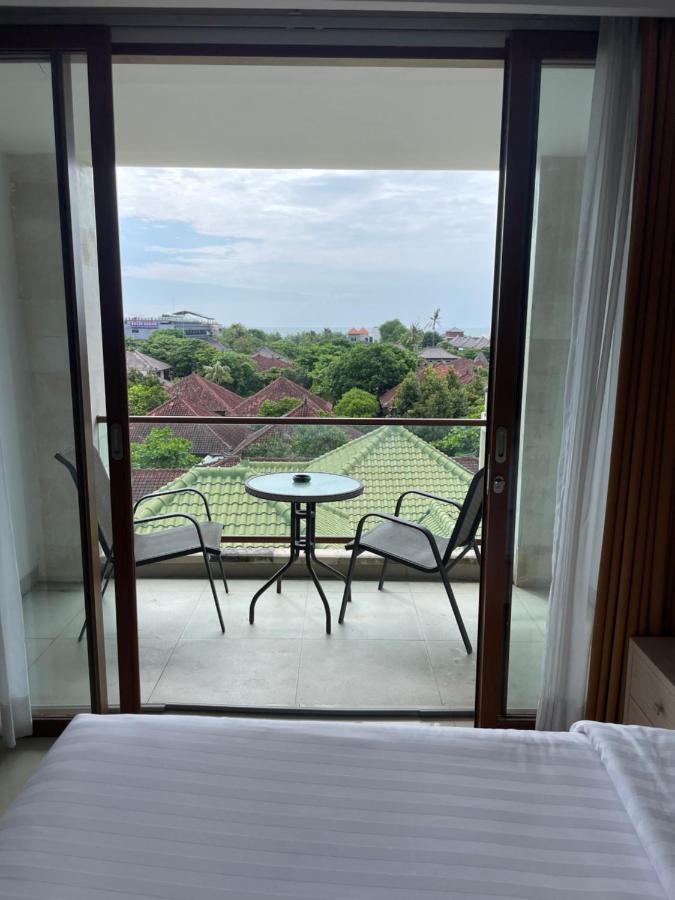 Stylish 2 Bedroom Penthouse Apt, Newly Refreshed, 50 Mbps, Pool, Gym, Resto Kuta  Exterior photo