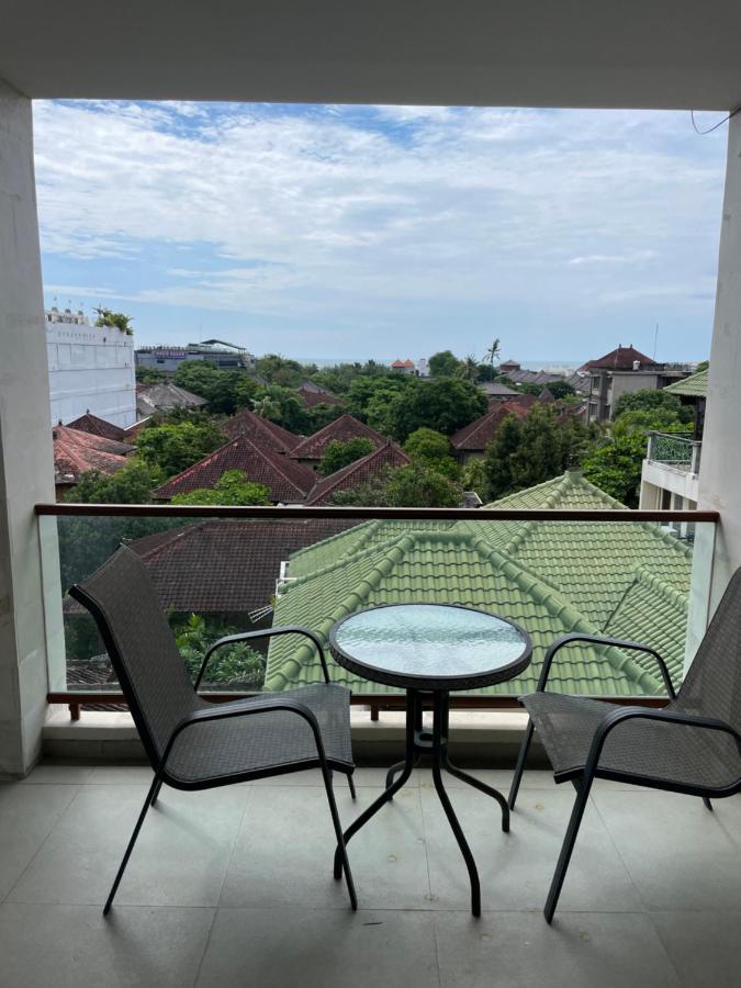 Stylish 2 Bedroom Penthouse Apt, Newly Refreshed, 50 Mbps, Pool, Gym, Resto Kuta  Exterior photo